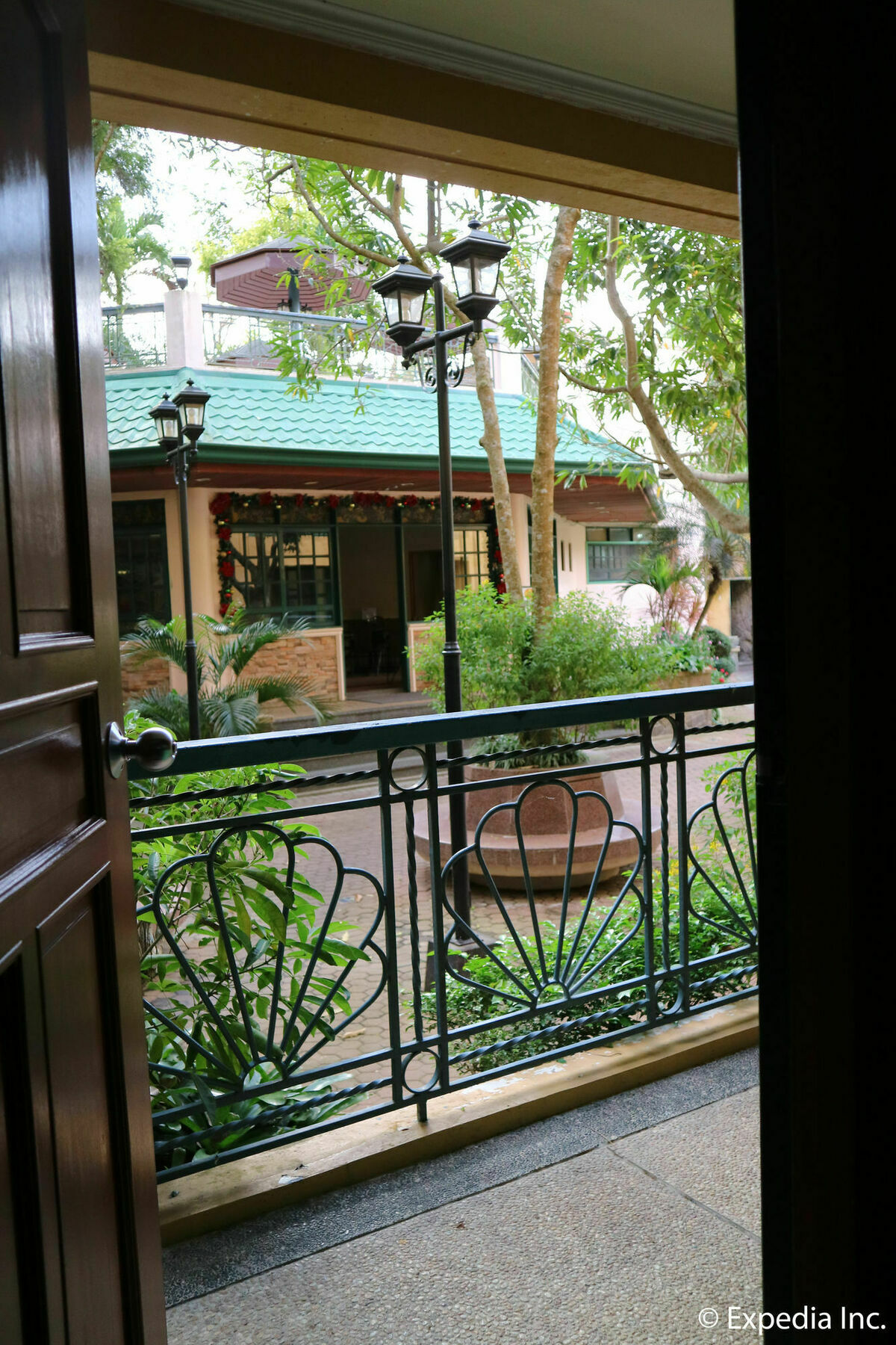 Sunrise Holiday Mansion Tagaytay City Exterior photo