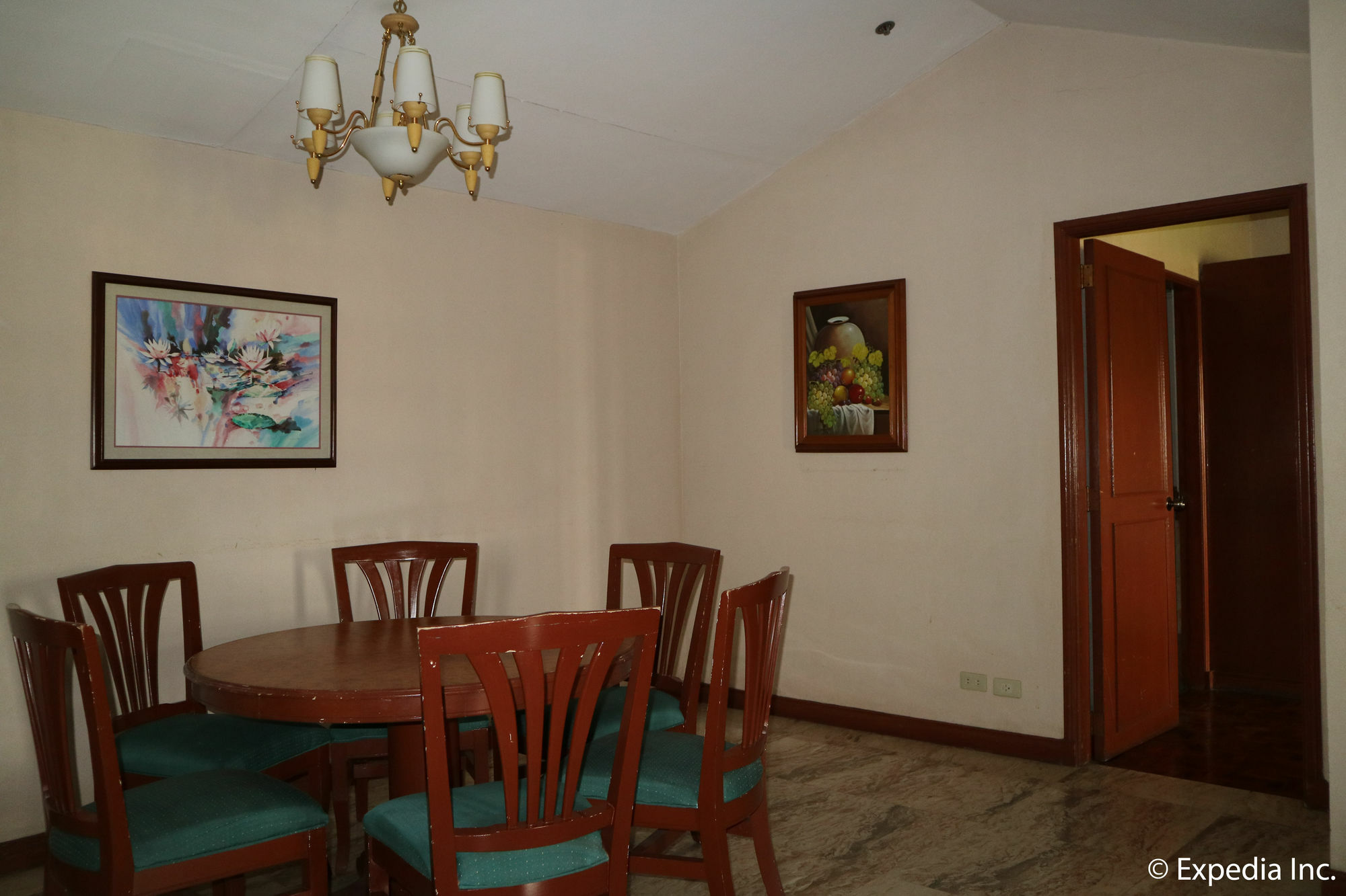 Sunrise Holiday Mansion Tagaytay City Exterior photo