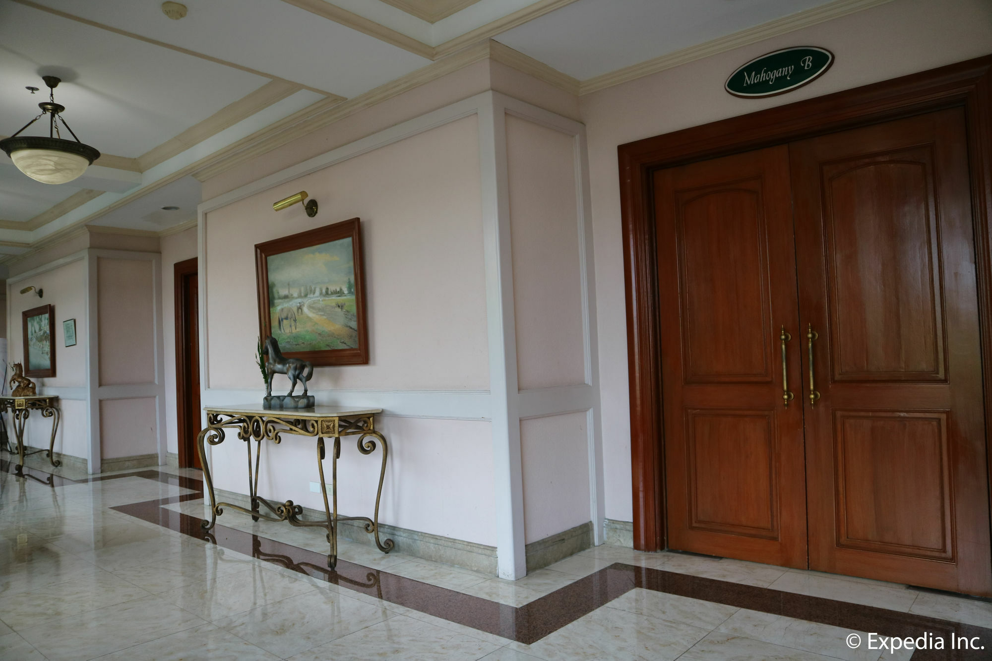 Sunrise Holiday Mansion Tagaytay City Exterior photo