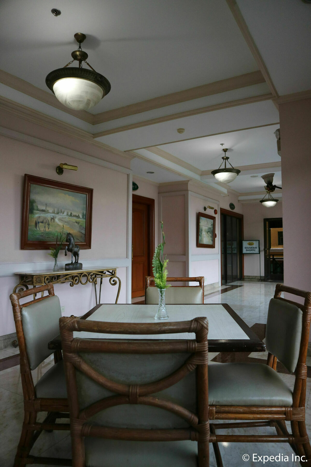 Sunrise Holiday Mansion Tagaytay City Exterior photo