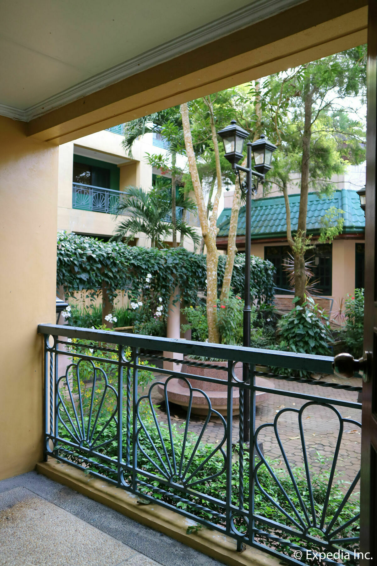 Sunrise Holiday Mansion Tagaytay City Exterior photo